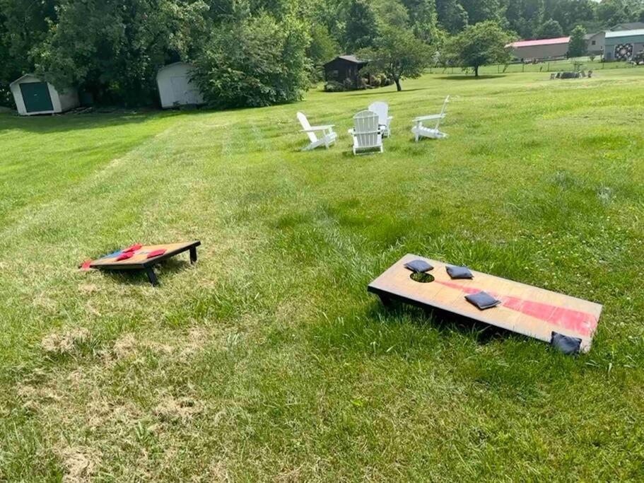 Bears Valley Inn - Less Than 15 Min To All Attractions - Great Location! - Peaceful, Children And Dog Friendly Retreat - Private Pool Club & Fishing Hole - Game Room With Tv セバービル エクステリア 写真