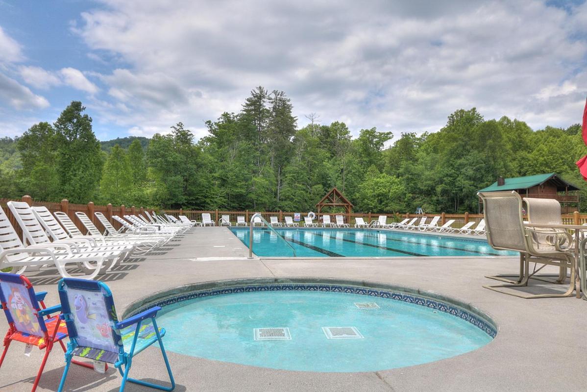 Bears Valley Inn - Less Than 15 Min To All Attractions - Great Location! - Peaceful, Children And Dog Friendly Retreat - Private Pool Club & Fishing Hole - Game Room With Tv セバービル エクステリア 写真