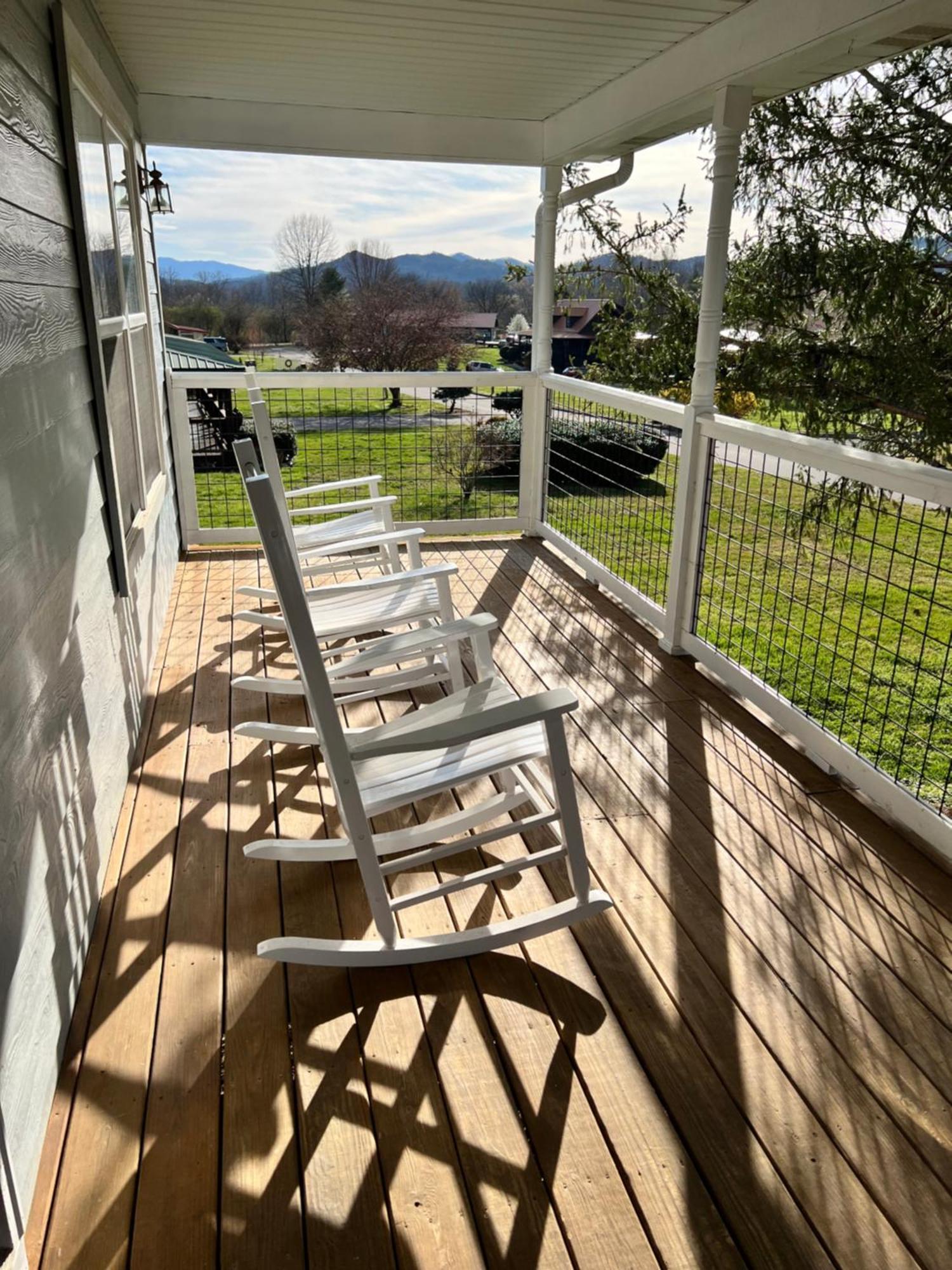 Bears Valley Inn - Less Than 15 Min To All Attractions - Great Location! - Peaceful, Children And Dog Friendly Retreat - Private Pool Club & Fishing Hole - Game Room With Tv セバービル エクステリア 写真
